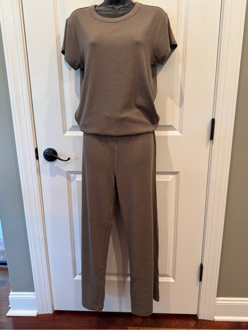 Z Supply matching lounge set